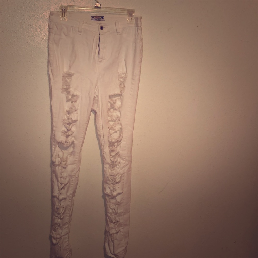 White ripped jean